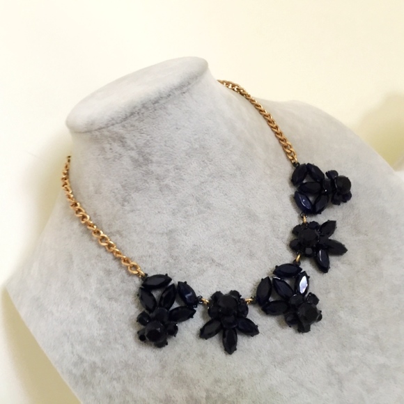 JUST IN*J.Crew Dark Blue Flower Statement Necklace - Picture 7 of 8